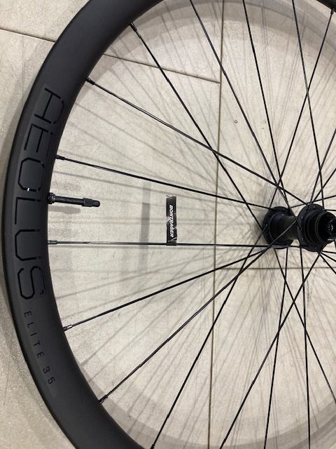 新品　BONTRAGER　アイオロス　ELITE35　TLR