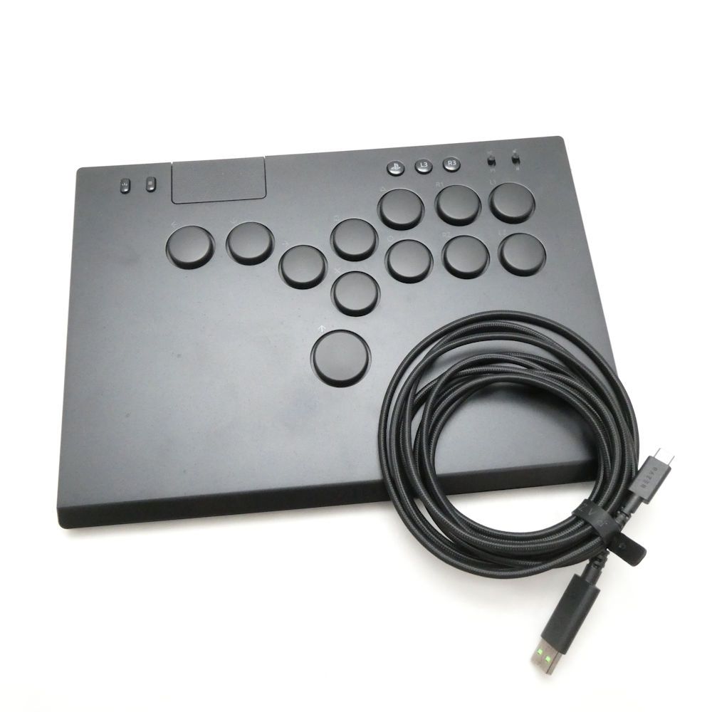 美品 RAZER レイザー RZ06-050 Kitsune レバーレスアーケードコントローラー 有線 PS5 PC用薄型 HN356
