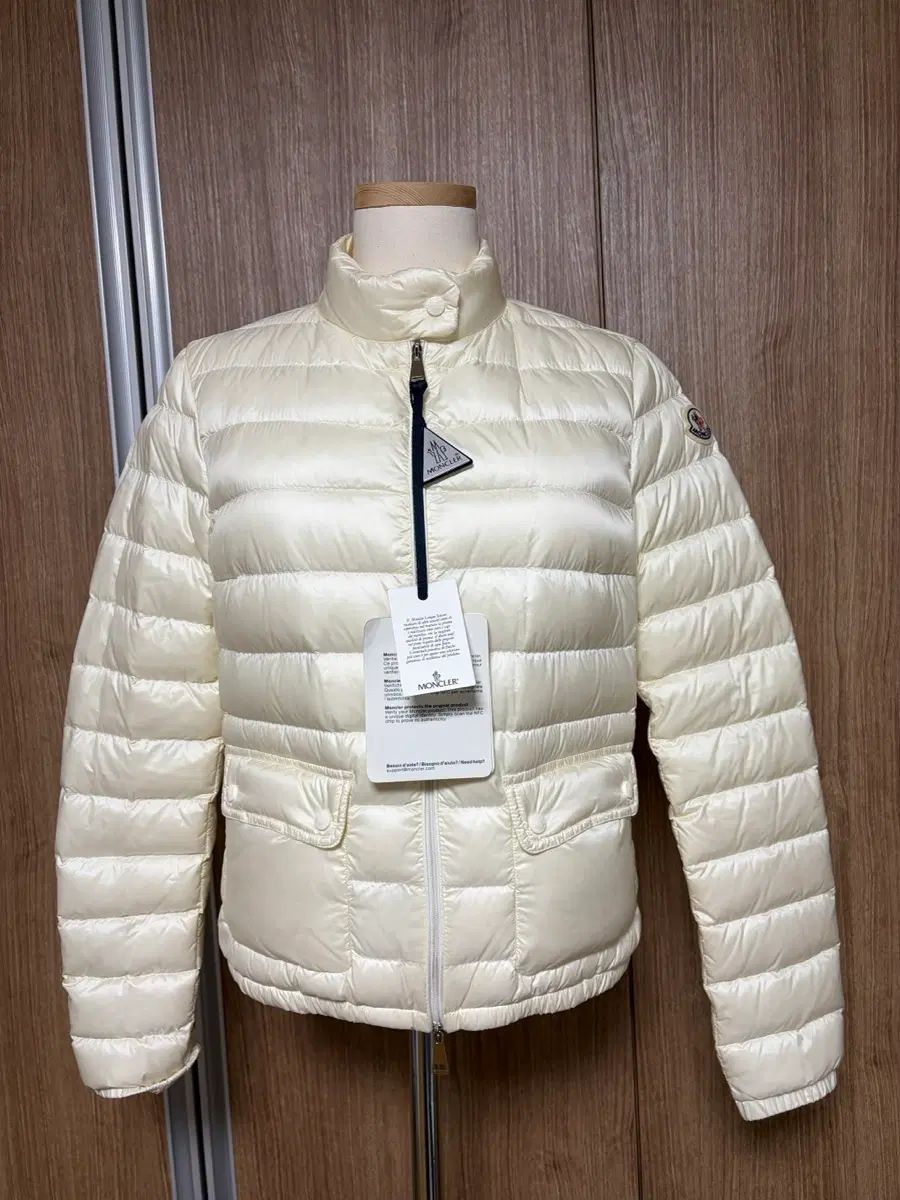 正規品 モンクレール ランス 軽量ダウン 未着用 新品