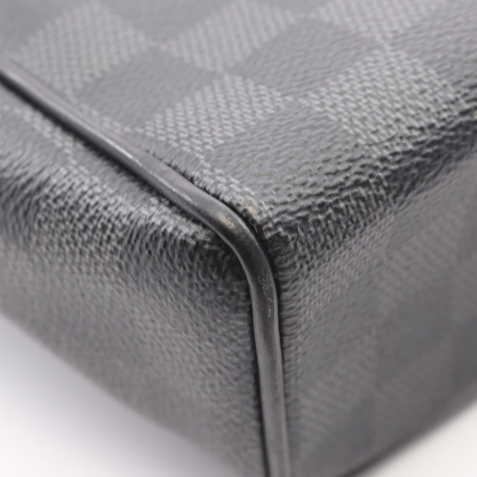 ルイ・ヴィトン LOUIS VUITTON ショルダーバッグ ディストリクトMM