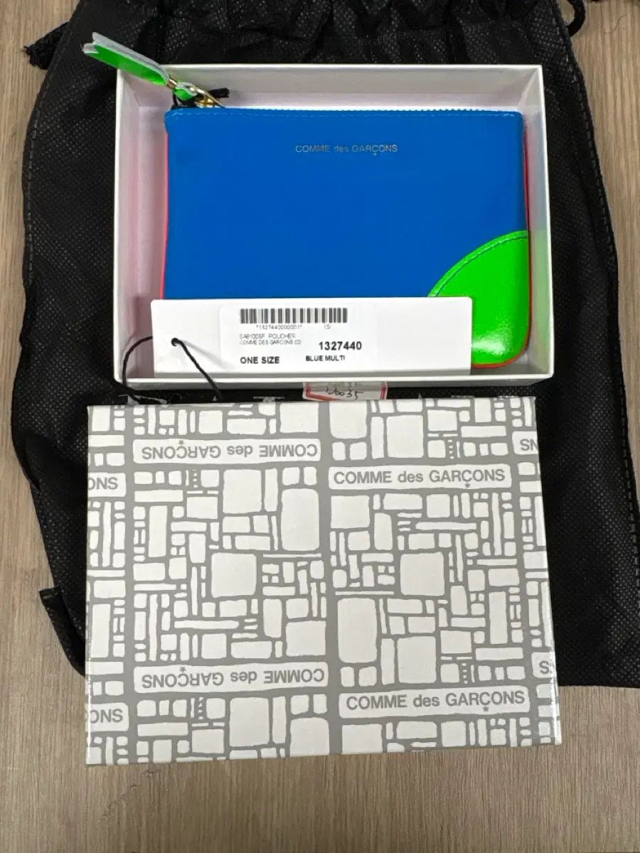 新品 コム・デ・ギャルソン ブルー マルチ 二つ折り財布