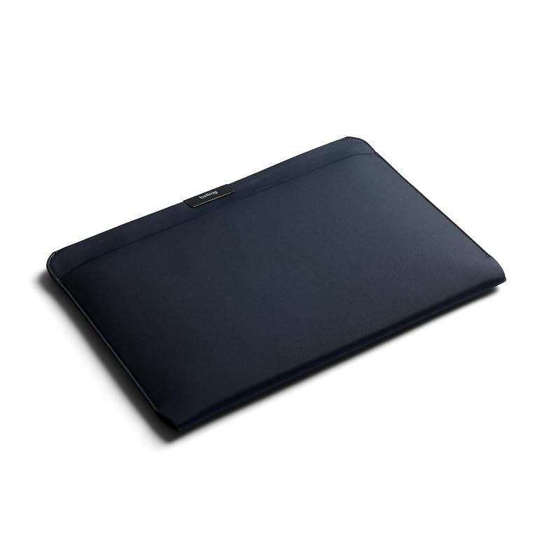 【新品】 Bellroy Laptop Sleeve（14インチのMacbook Pro、耐水性のあるリサイクル素材、マグネット式開閉） - Nightsky