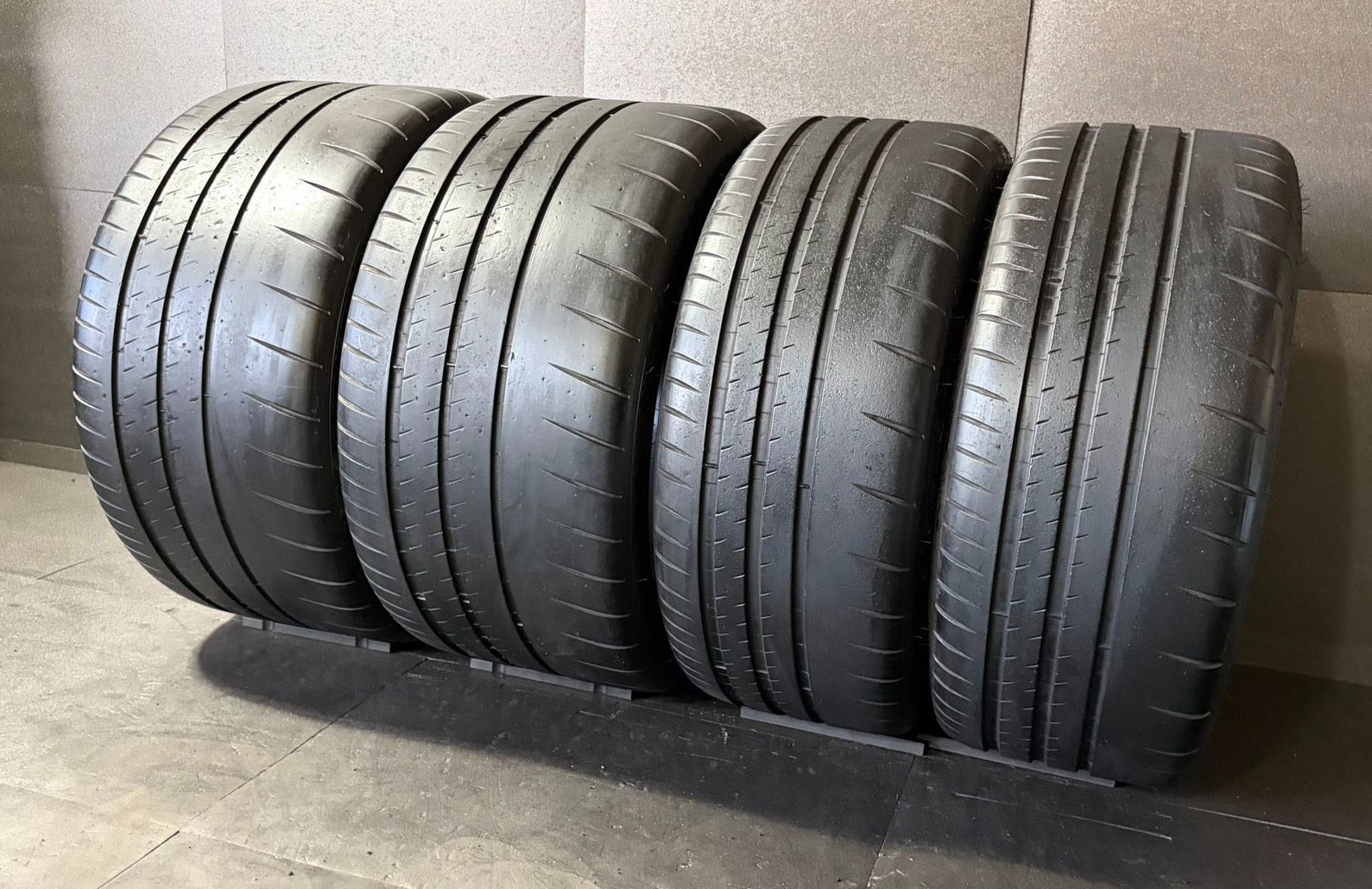 2019年製 約5mm～5.1mm ミシュラン　MICHELIN パイロット Piolt Sport Cup 2 K2 245/35R20　305/30R20 4本 送料無料(一部除く) h_2970
