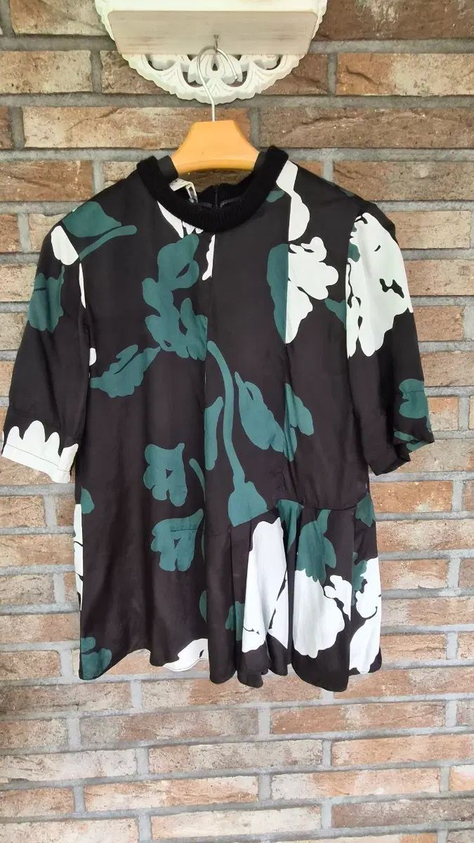 (MARNI)マルニ フラワー パータン 半袖 ブラウス 10,022円