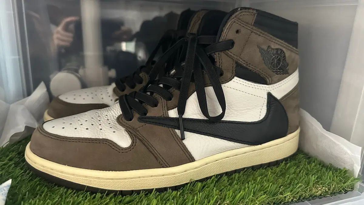 275 NIKE スコット x ジョーダン1 ハイ OG モカブラウン