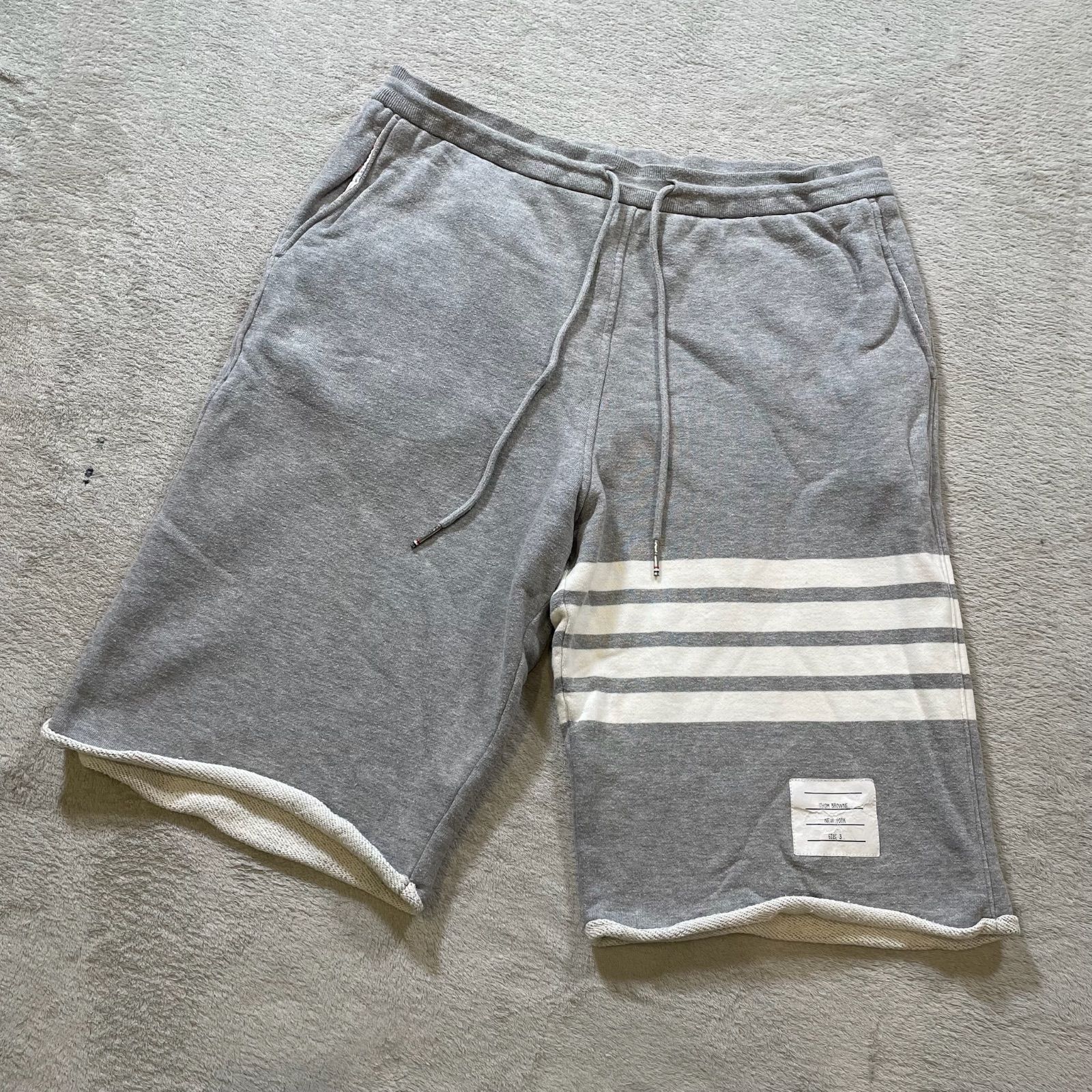 未使用正規品トムブラウンTHOM BROWNE. 4Barショートパンツ グレー 美品 THOM BROWNE トムブラウン 4本ライン 4BAR スウェット ハーフ