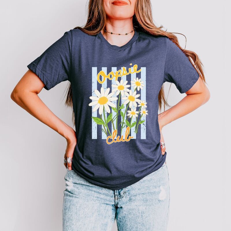 【送料無料】 Simply Sage Market レディース Tシャツ トップス Oopsie Daisy Club Stripes Womens Short Sleeve Graphic TShi