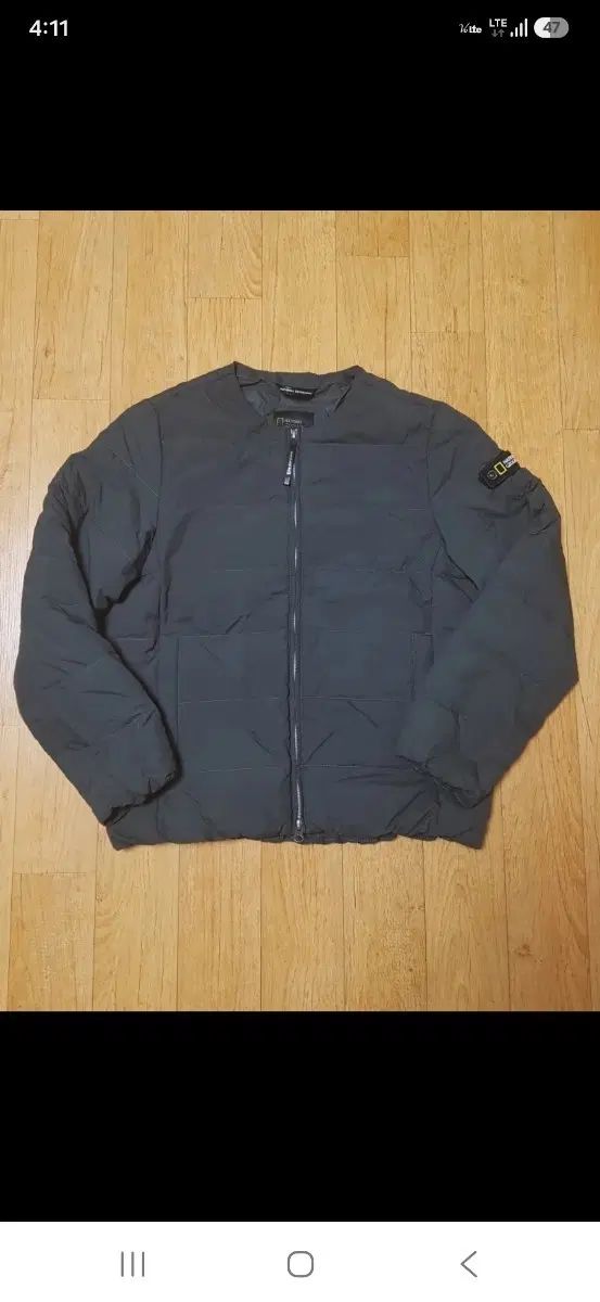 (正規品/ほぼ新品) ナショナルジオグラフィック 軽量 ダウン カーキ色 軽量 ダウン レディース55 サイズ 12,269円