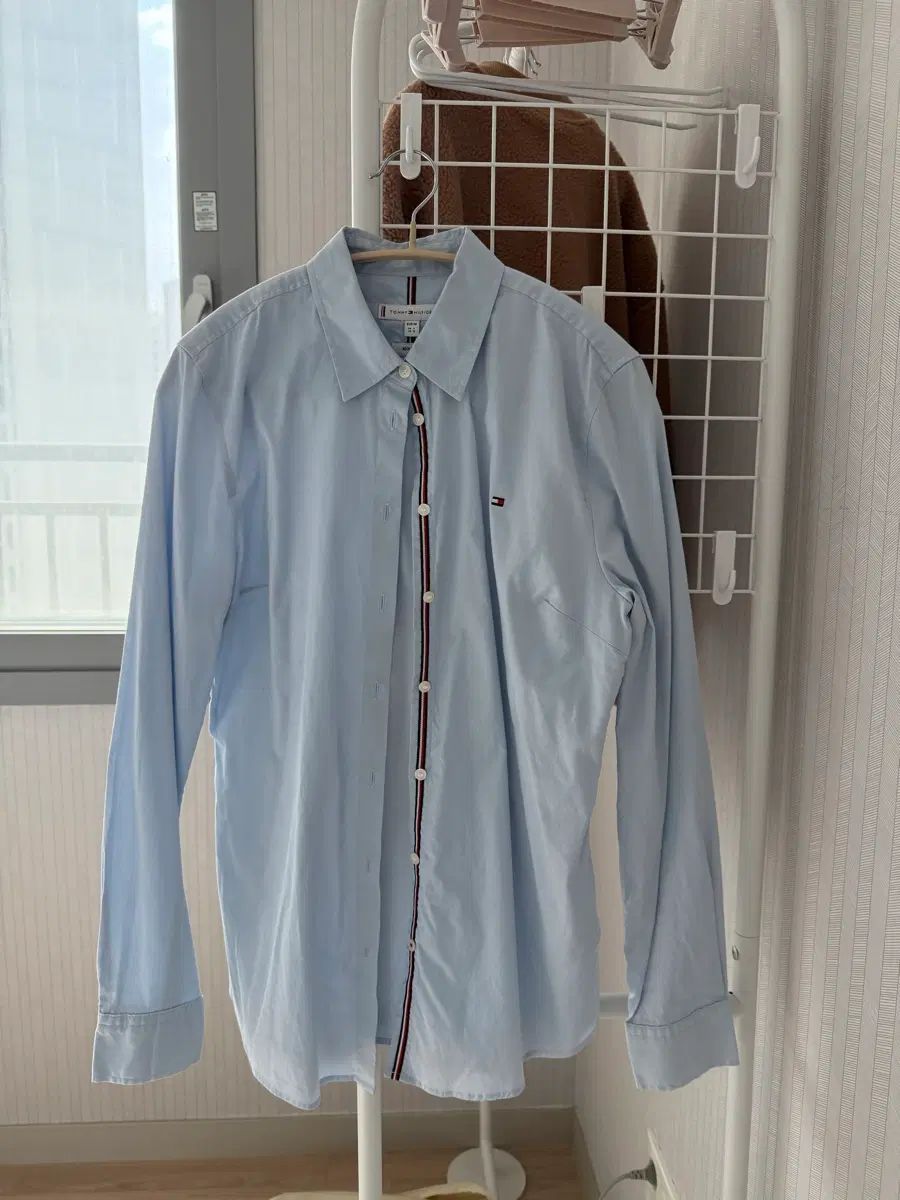 トミーヒルフィガー スカイブルー シャツ EUR 38