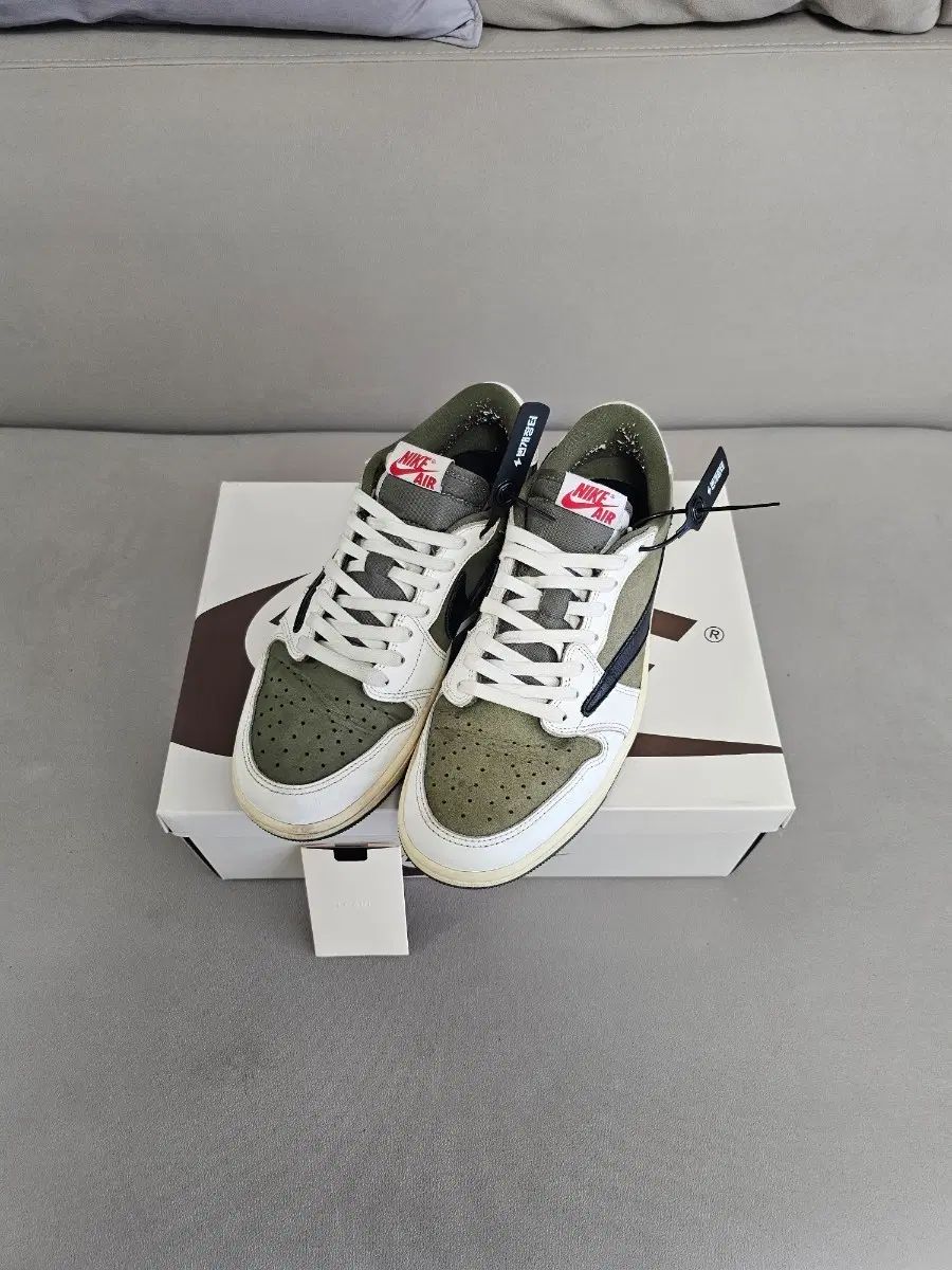 280 ジョーダン トラヴィス スコット ロー OG SP リバース オリーブ NIKE