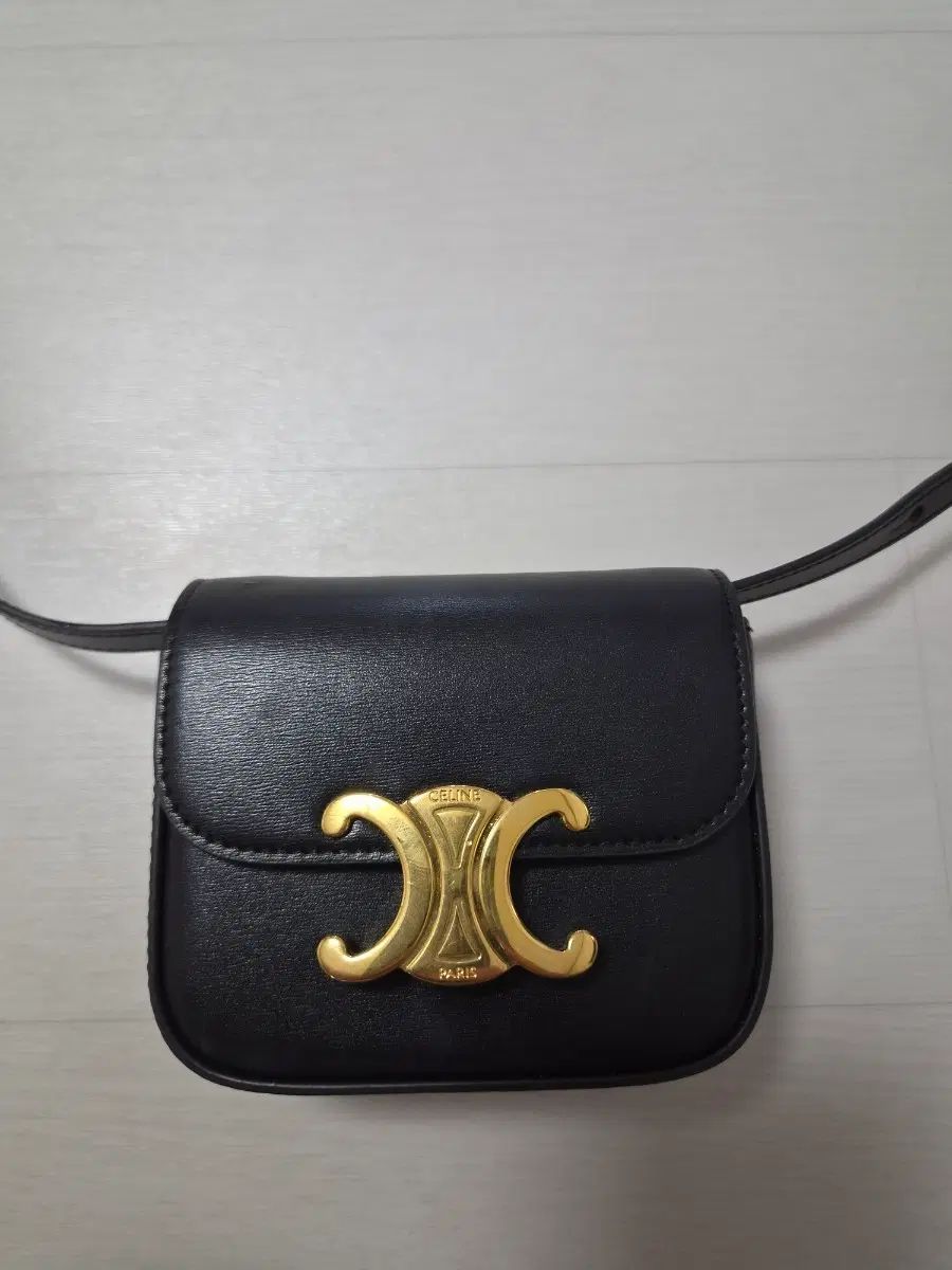 Celine セリーヌ ミニ クロードバッグ