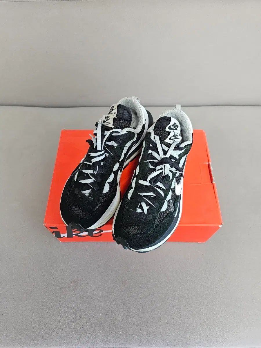 265 NIKE sacai Vapor Waffle Black White 黒白