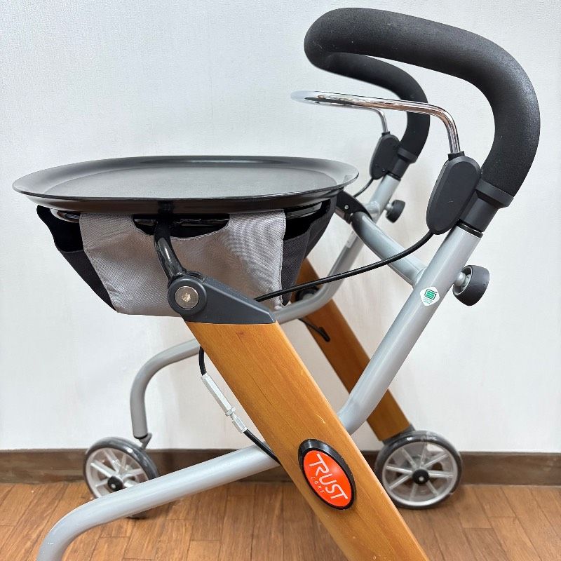 竹虎　テーブル付き歩行器　レッツゴーミニ 竹虎 テーブル付き歩行器 レッツゴーミニ TRUST CARE 歩行器 808K