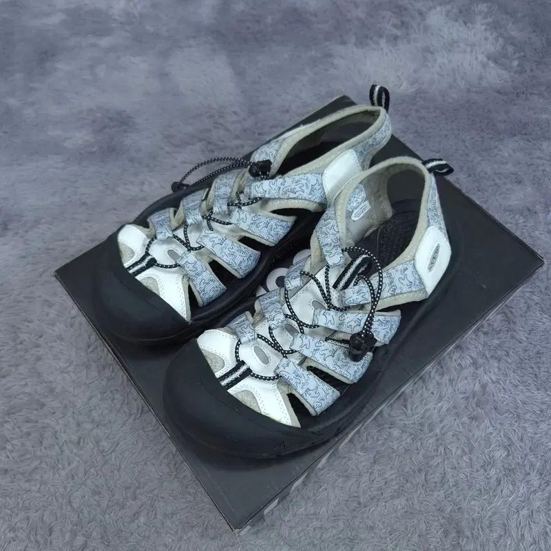 250 KEEN サンダル スニーカー | 0806A36