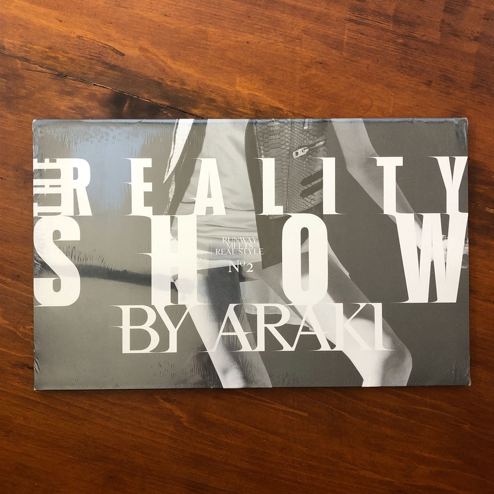 「【未開封】THE REALITY SHOW RUNWAY MEETS REAL STYLE No.2 BY ARAKI (ザ リアリティ ショウ ランウェイ ミーツ リアル スタイル No.2 バイ アラキ)」 荒木経惟 ☆写 WPT3ZF ee19ほnm1 7,500円