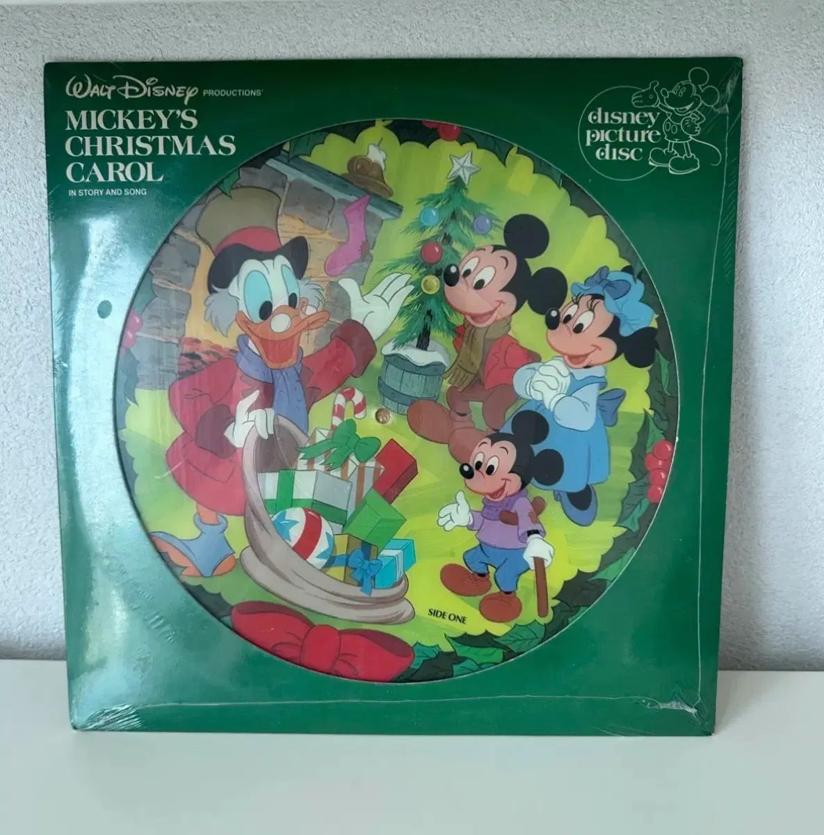 1982 年 Disney(ディズニー) これはLPです 未開封 新商品です 郵便局ゆうびんきょく宅急便たっきゅうびんでお送りおくります