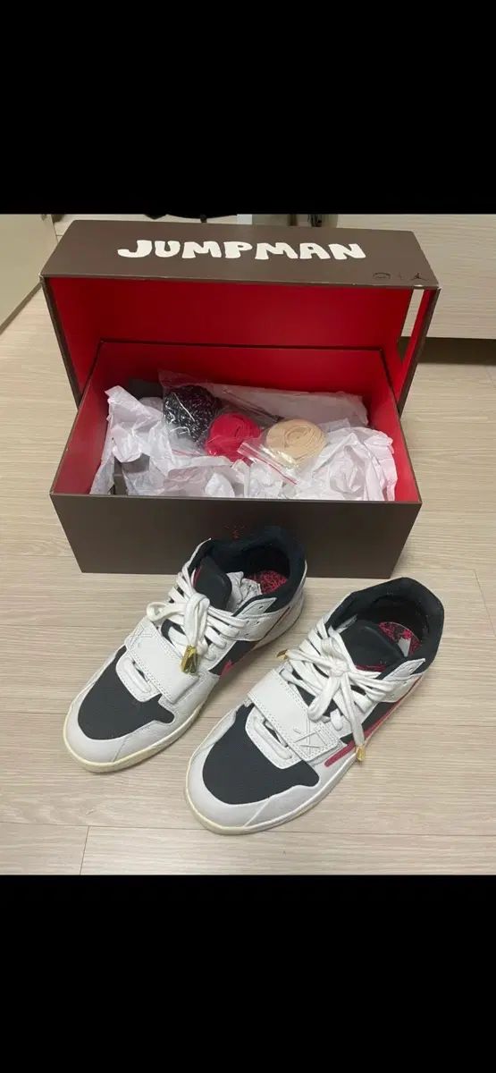 NIKE ジョーダン x トラヴィス スコット ジャンプマン 잭 TR ユニバーシティ レッド 260サイズ 出品