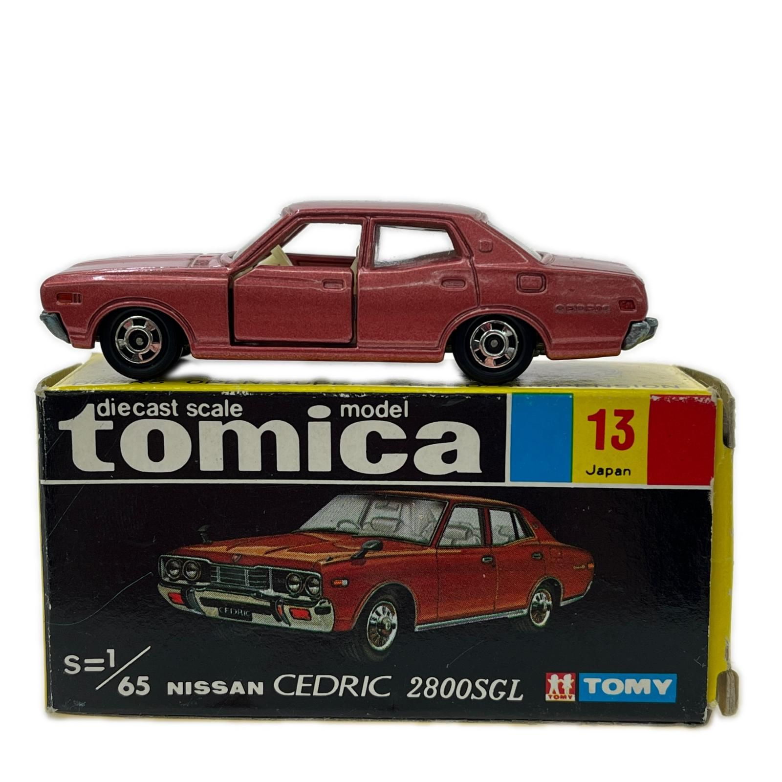 トミカ 黒箱トミカ No.13 ニッサン セドリック 2800SGL 1/65スケール 日本製