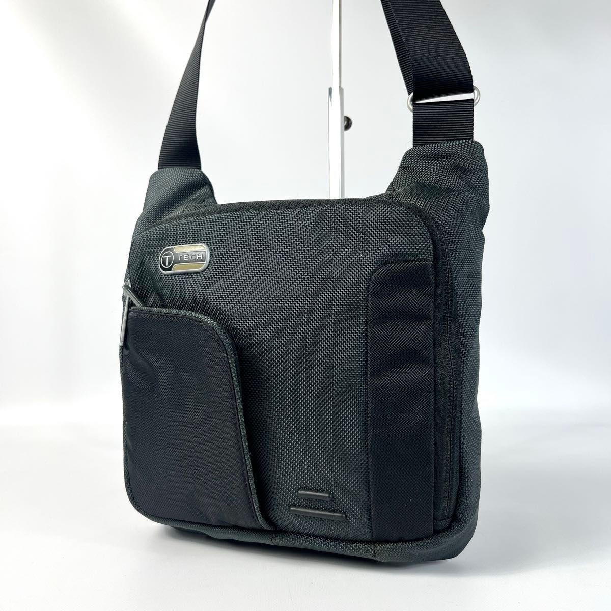 美品 TUMI T-TECH ショルダーバッグ 57432GP 黒 ブラック ナイロン 斜めがけ メンズ 旅行