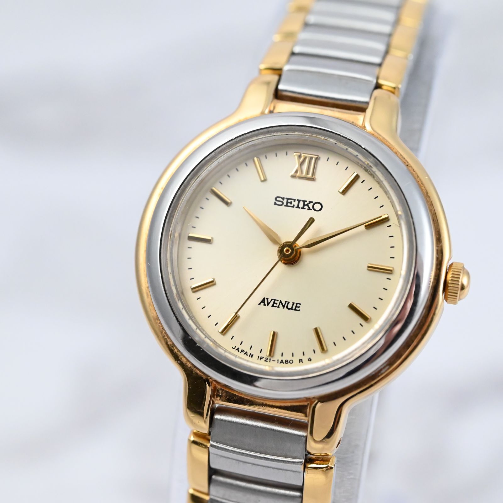 【新品電池】　稼働品　SEIKO　セイコー　AVENUE　アベニュー　レディース　腕時計　コンビ　ゴールド　シルバー 6,286円