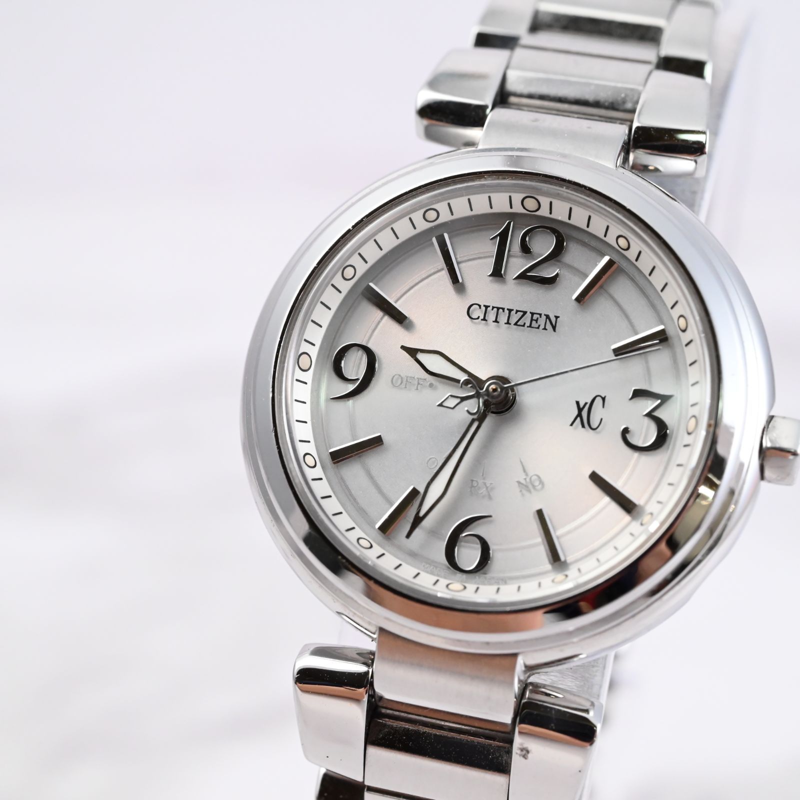 美品　稼働品　CITIZEN　シチズン　xC　クロスシー　レディース　腕時計　エコドライブ電波時計　シルバー　ステンレス　上品