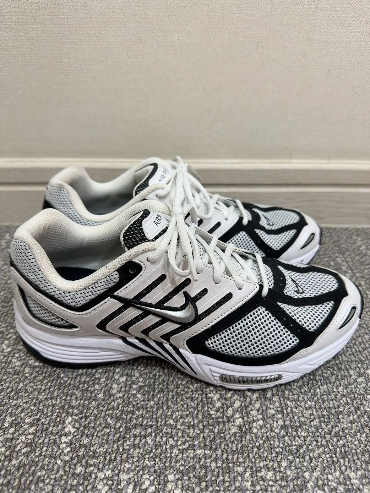 280 NIKE エア ペガサス 2K5 白 ブラック 10,077円