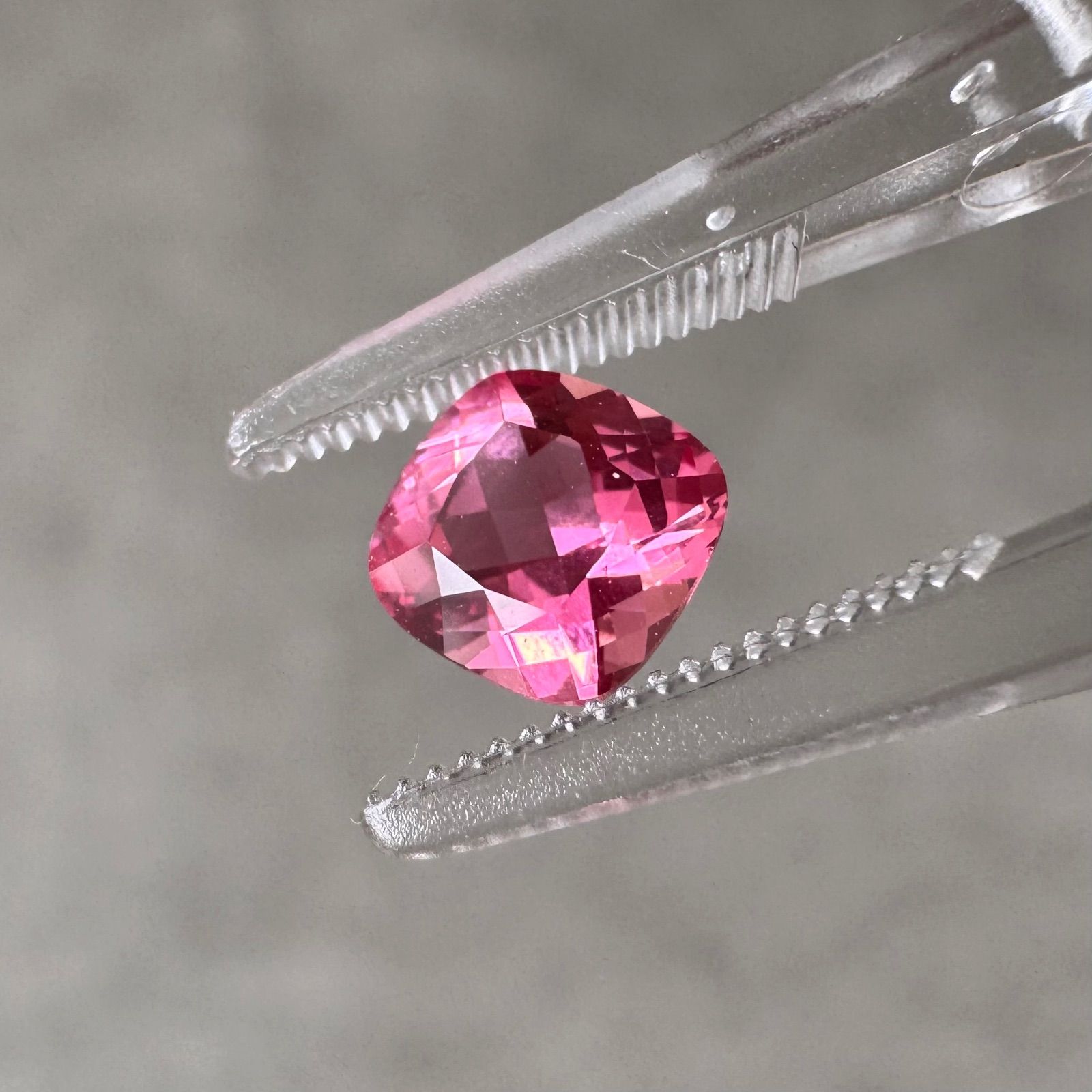 【一点物｜1.13ct】ピンキッシュレッド ラボグロウンルビー｜クッションカット 約6mm 9,088円