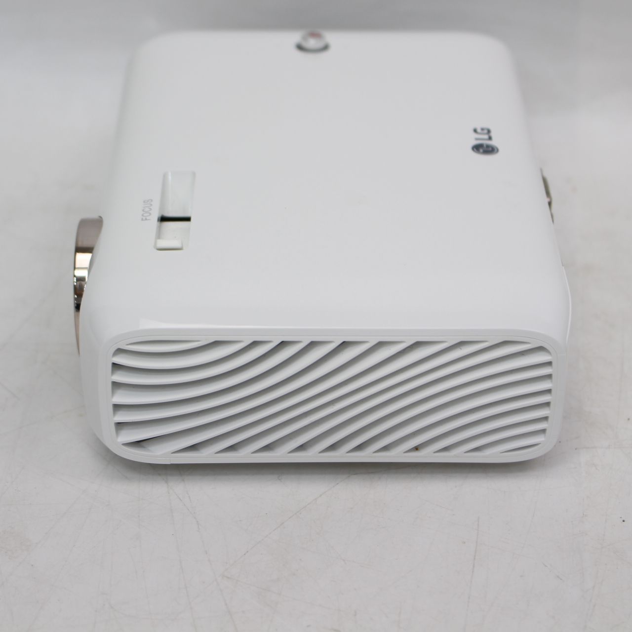 728)LG Minibeam PH550G プロジェクター - メルカリ
