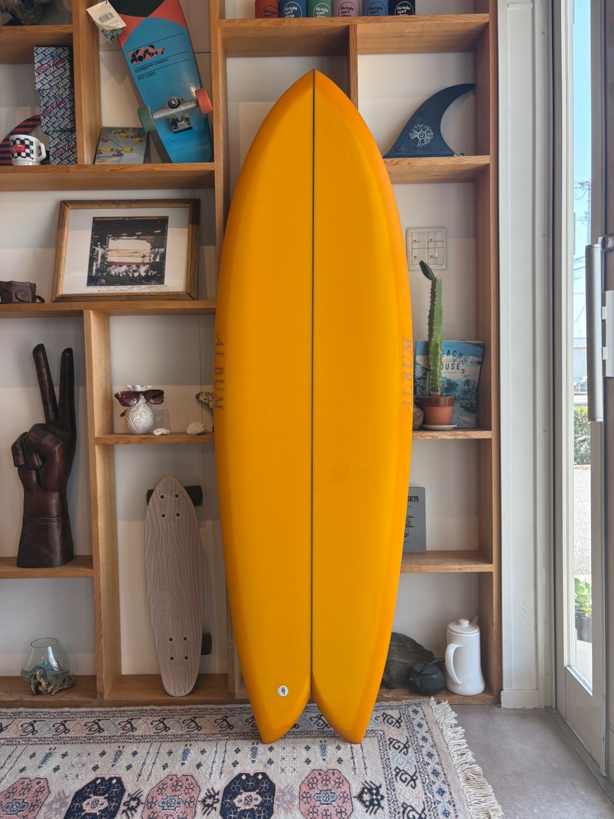 ALBUM SURFBOARD 5'6