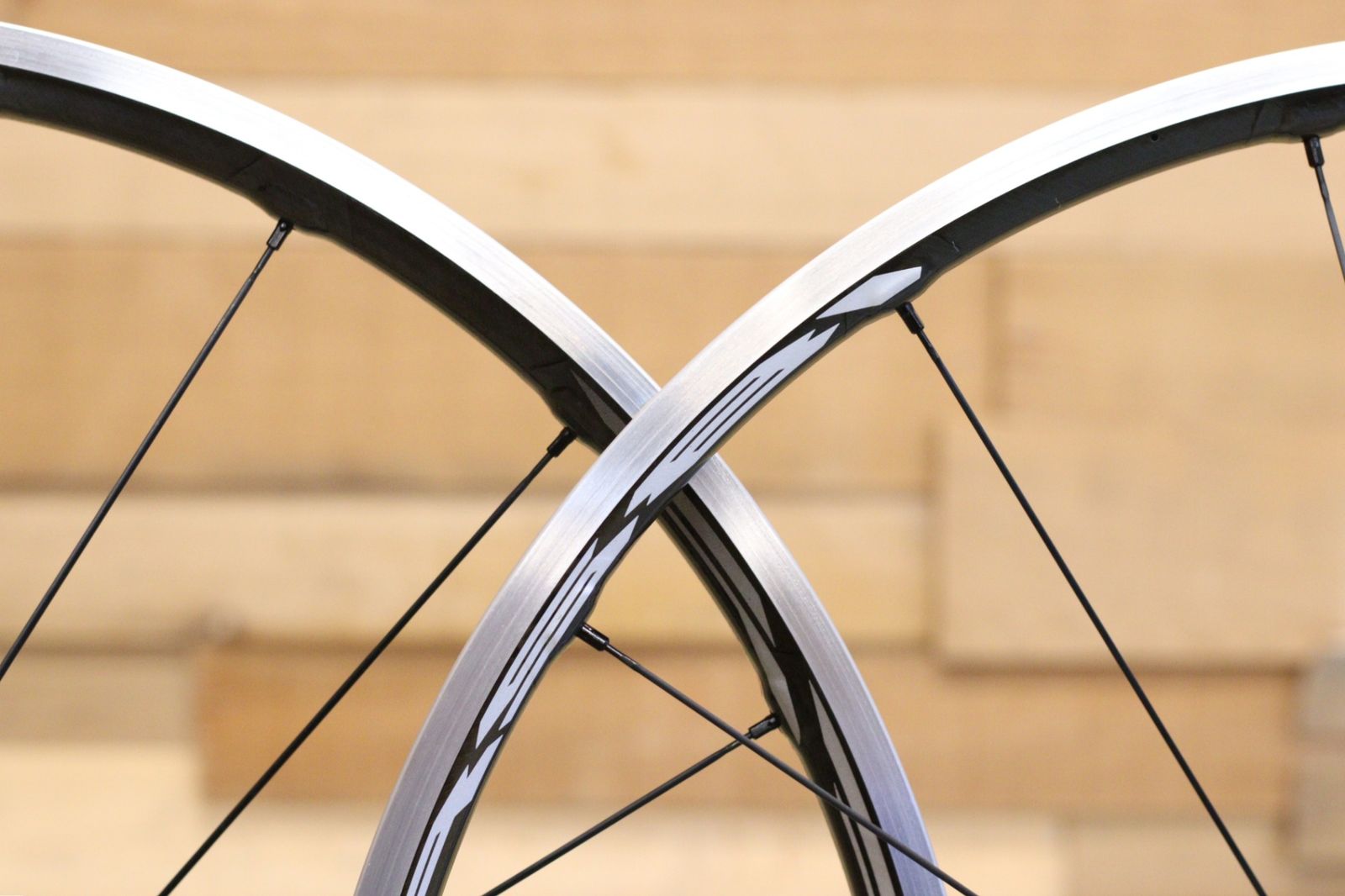 シマノ SHIMANO WH-RS81 C24 アルミ カーボンラッピング ホイール
