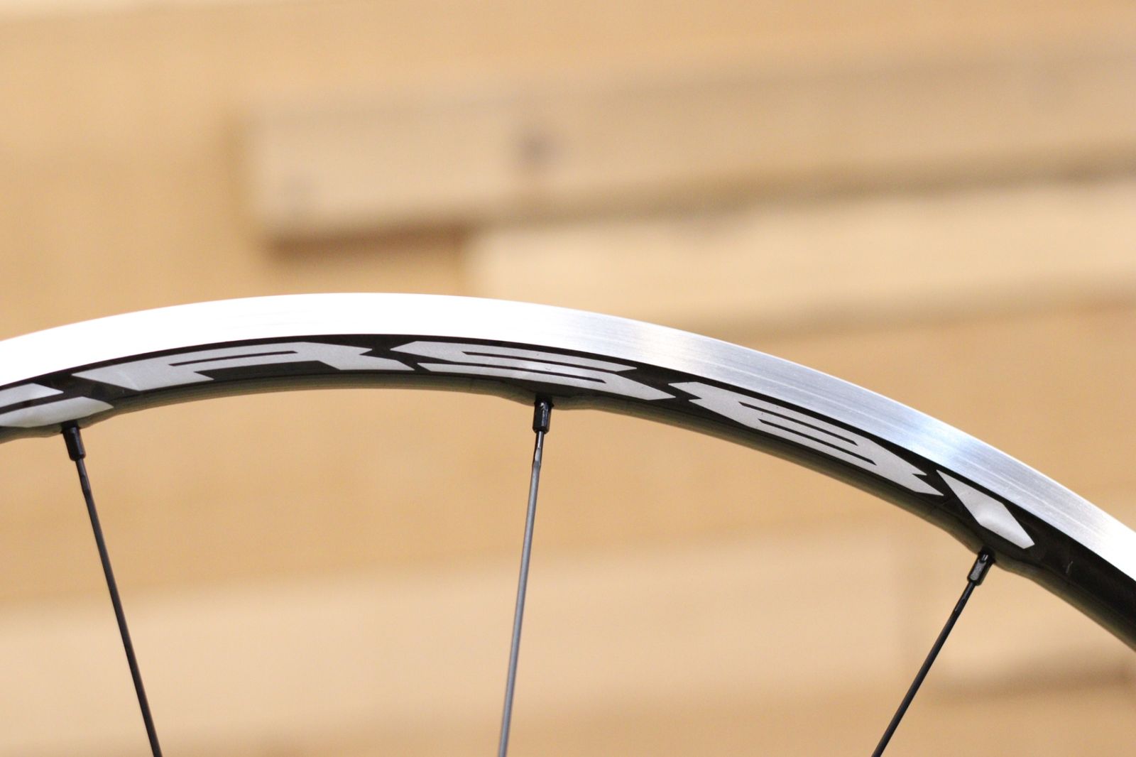 シマノ SHIMANO WH-RS81 C24 アルミ カーボンラッピング ホイール