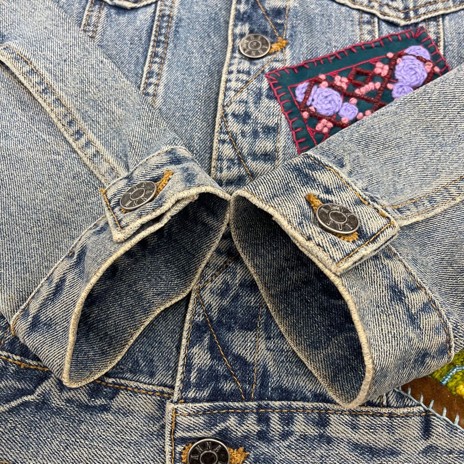 ANNA SUI 刺繍 デニムジャケット Gジャン - メルカリ