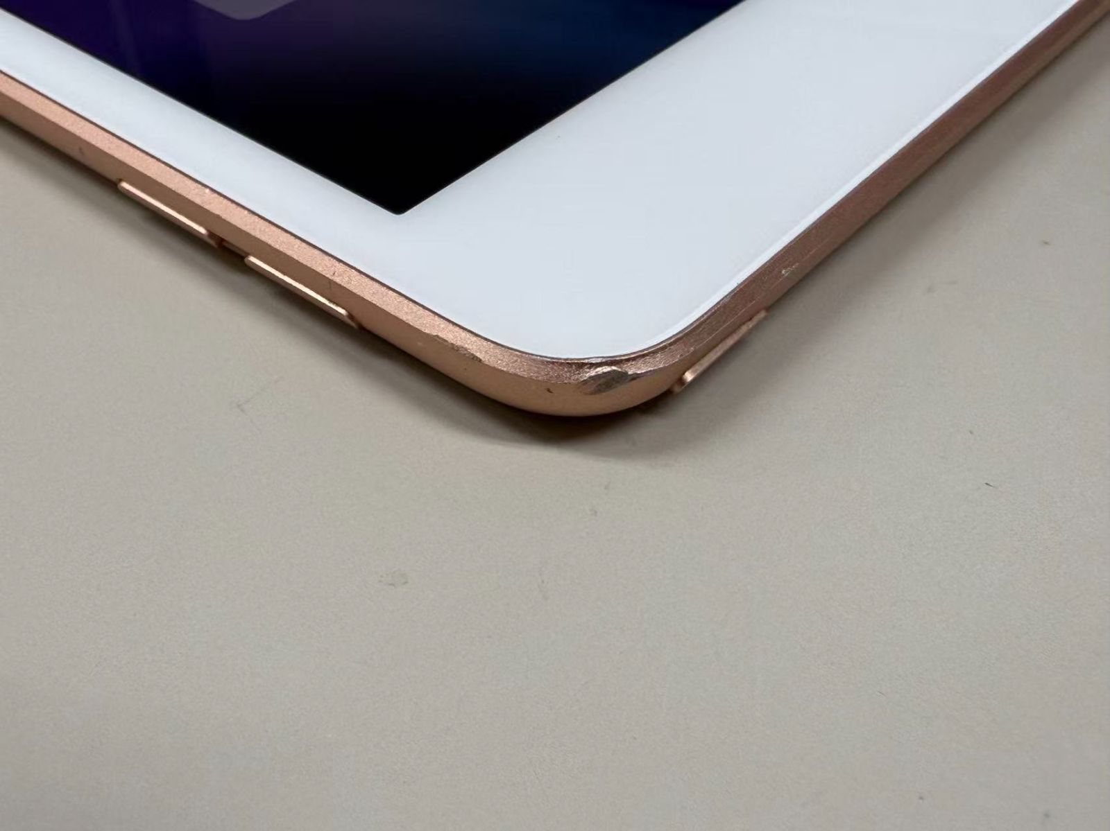 美品 iPad mini 5 64GB ゴールド WiFi バッテリー88% - メルカリ