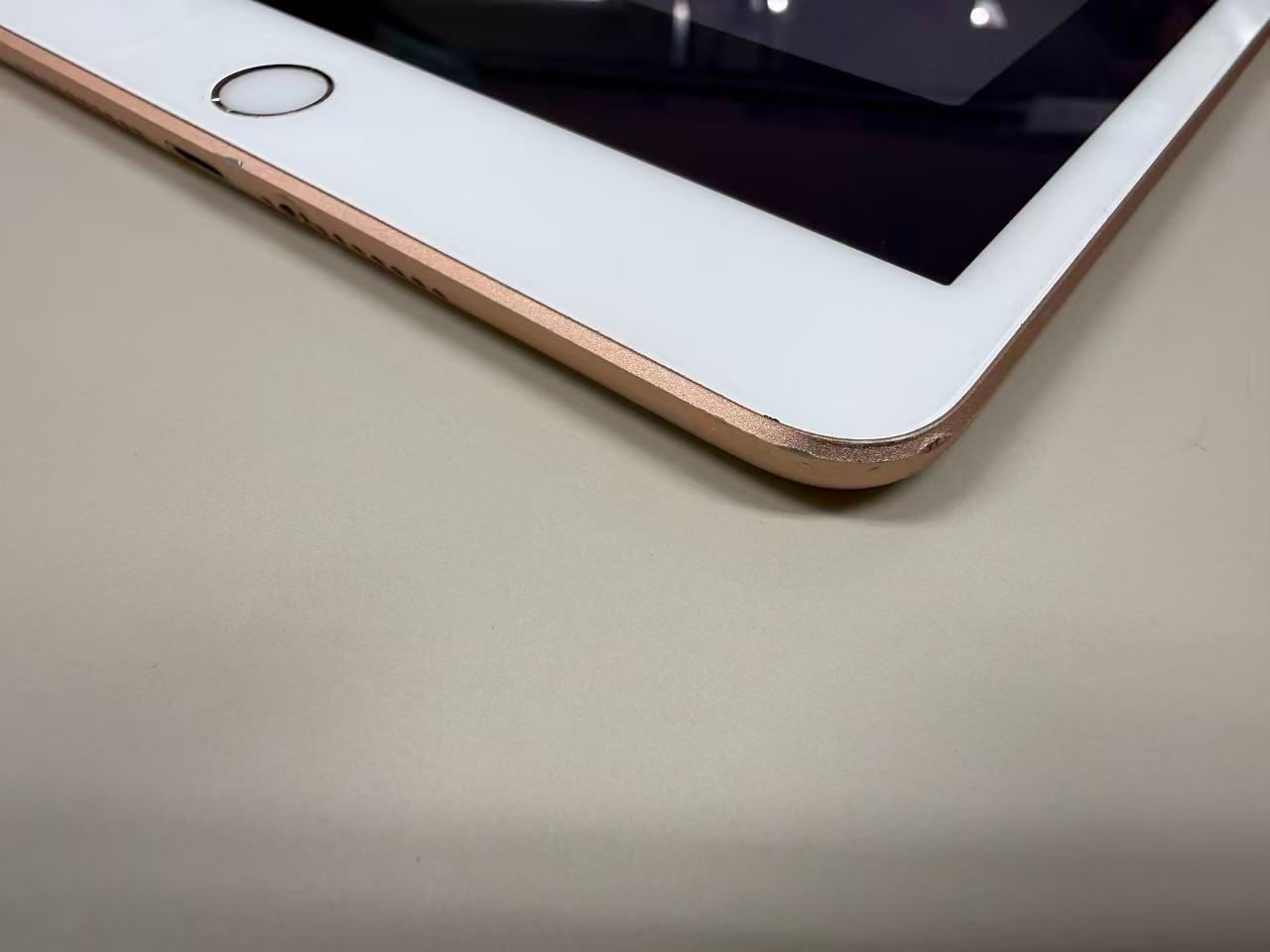 美品 iPad mini 5 64GB ゴールド WiFi バッテリー88% - メルカリ