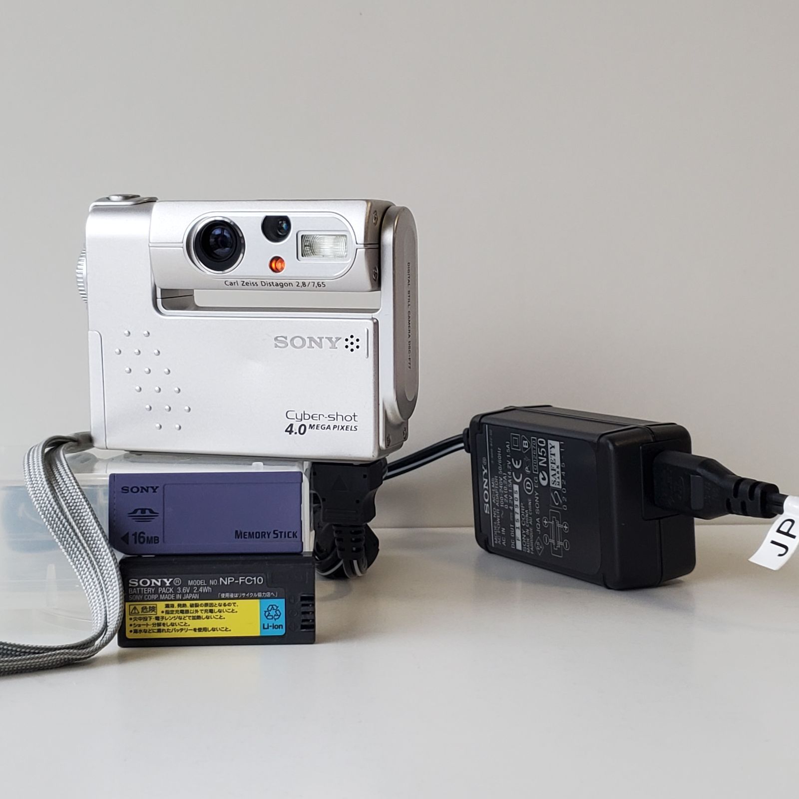 There are real-life examples, memory stick, bonus, power transmission and basic operation confirmation Sony SONY Cyber-shot DSC-F77 Cyber-shot, Cyber-shot, Carl Zeiss Distagon, Carl Zeiss Distagon AC adapter, AC-LM5, digital camera