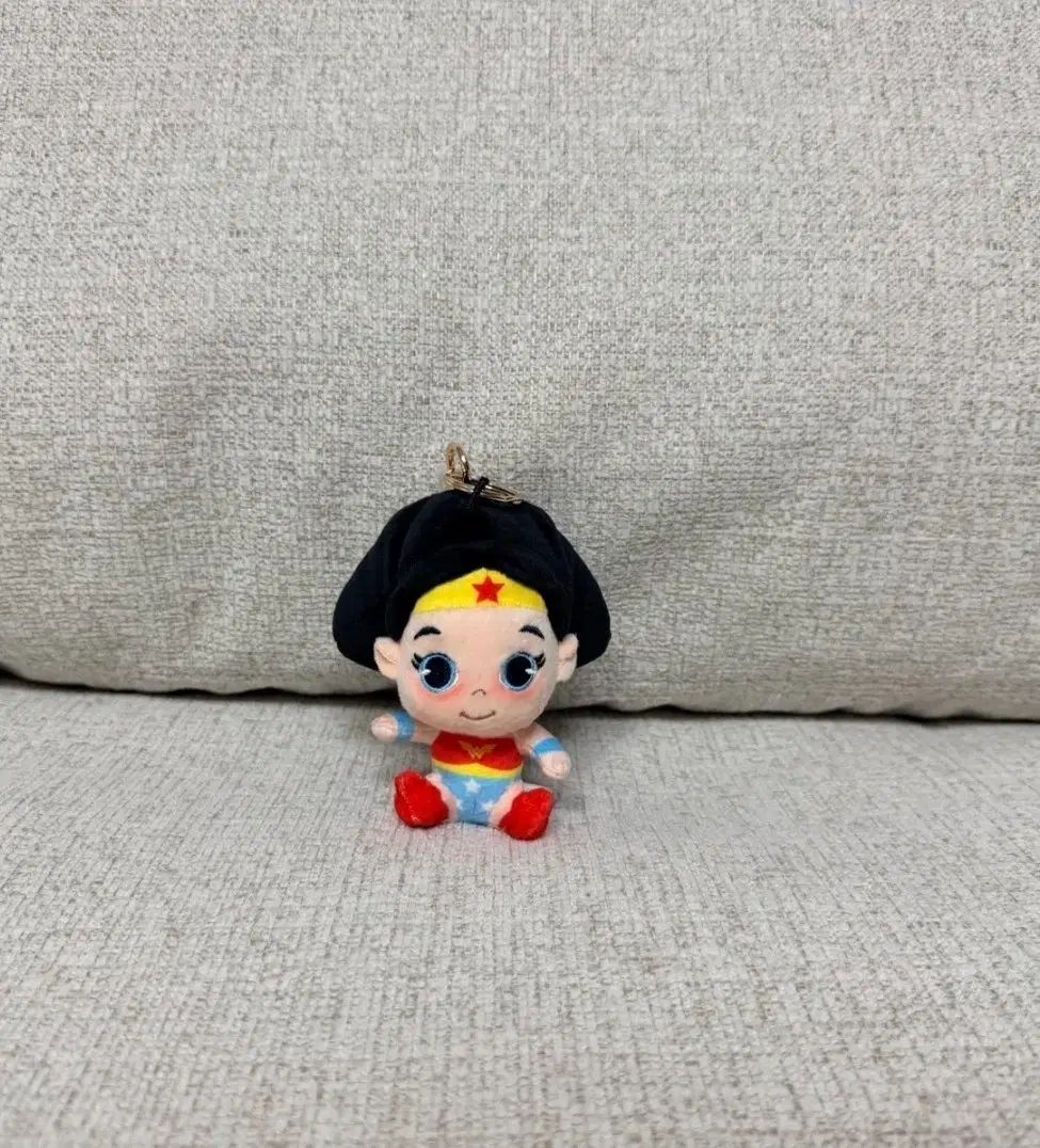 正規品 ワンダーウーマン 基本 シッティング バッグホルダー 8cm キーホルダー ぬいぐるみ