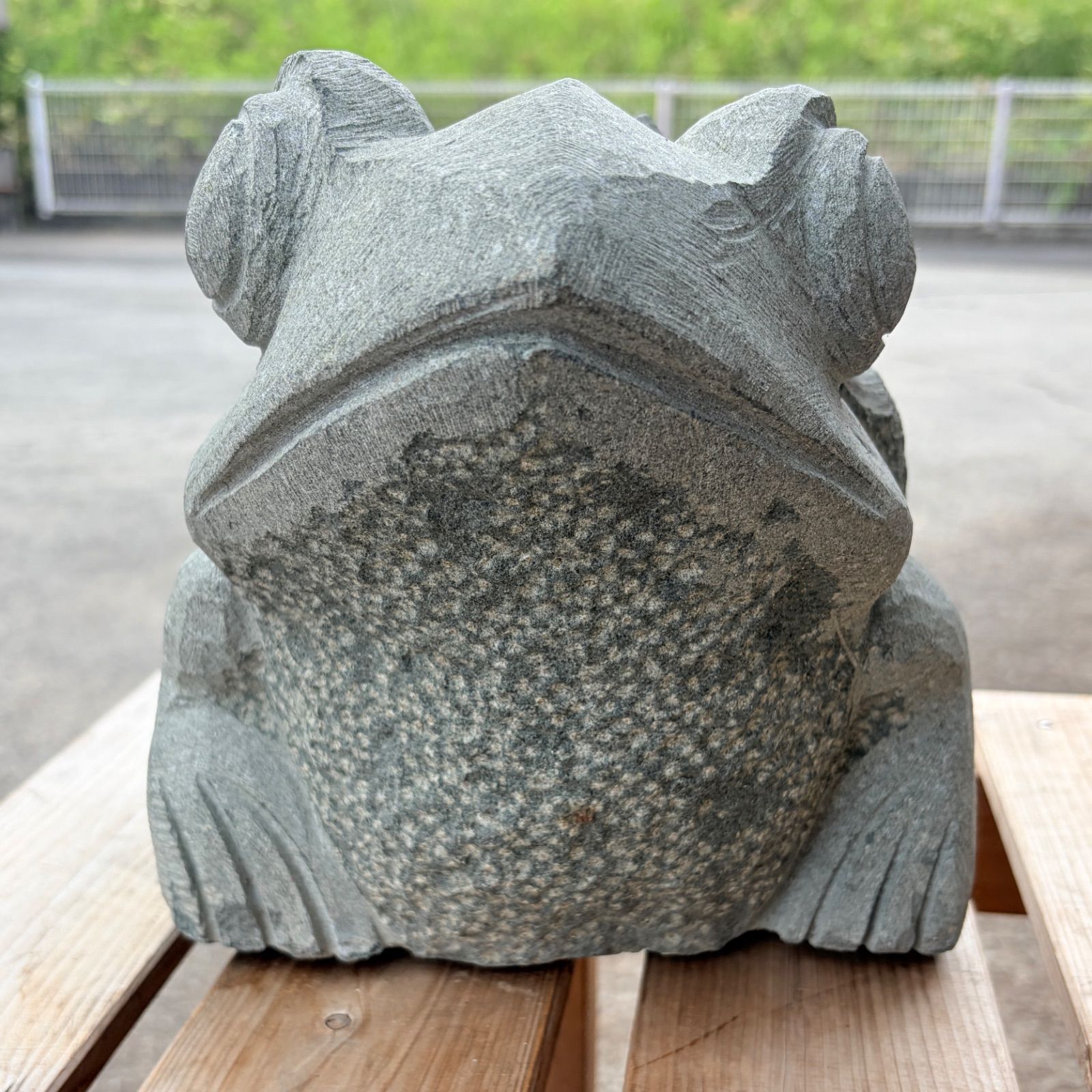 縁起物】親子蛙 石像 カエル 置物 庭石 オブジェ おんぶ蛙 - メルカリ