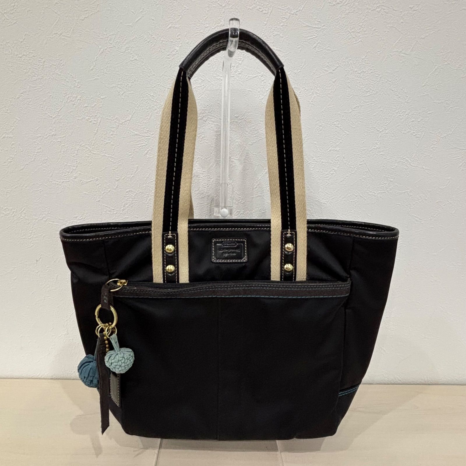 r4051)COACH コーチ ハンプトンズ ナイロントートバッグ 8F25 ポンポン 