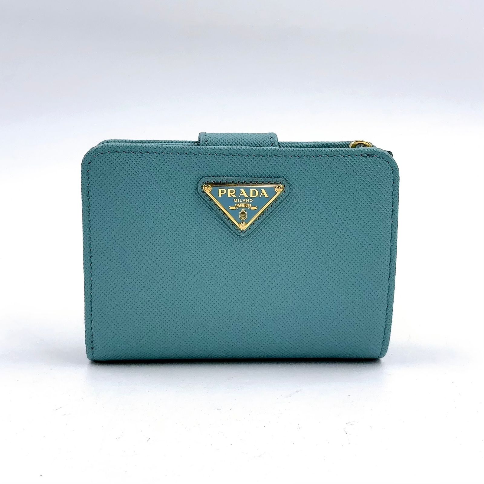新着】PRADA サフィアーノ レザー ブルーグリーン 二つ折り財布