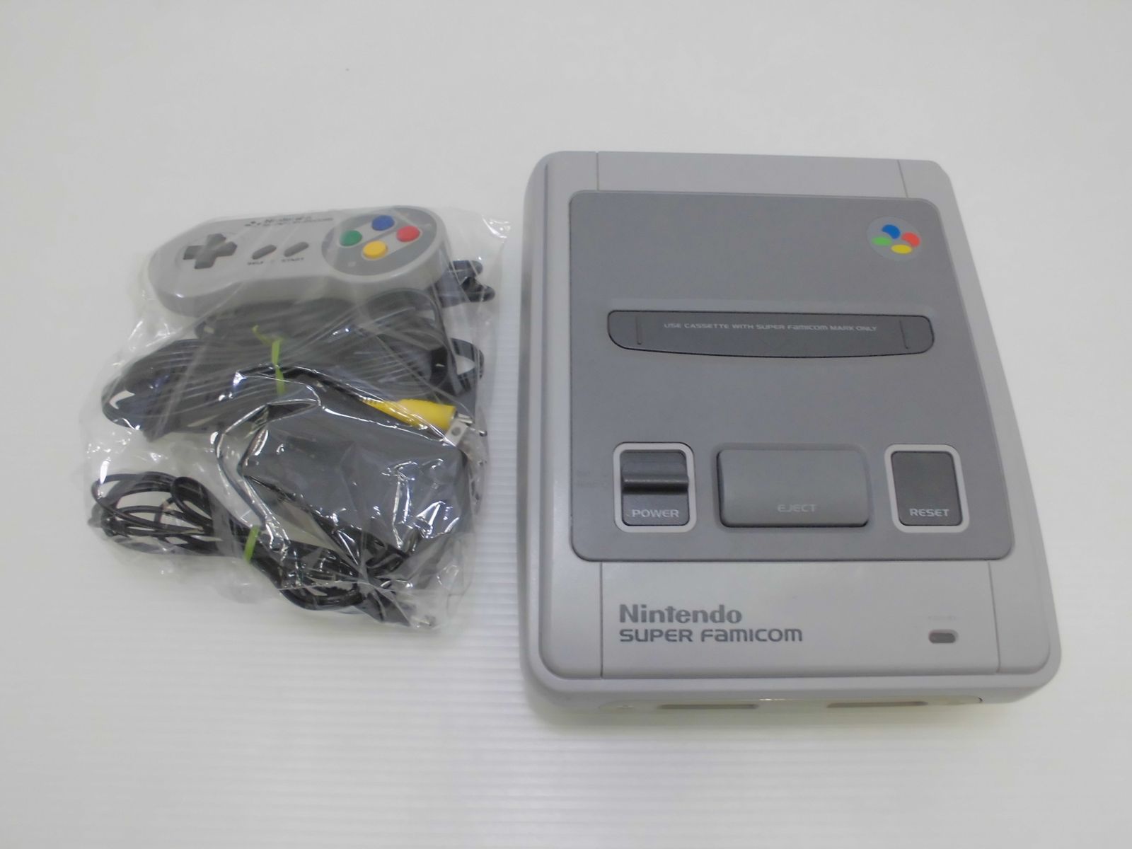 スーパーファミコン本体　後期型 送元 北海道 Rst547