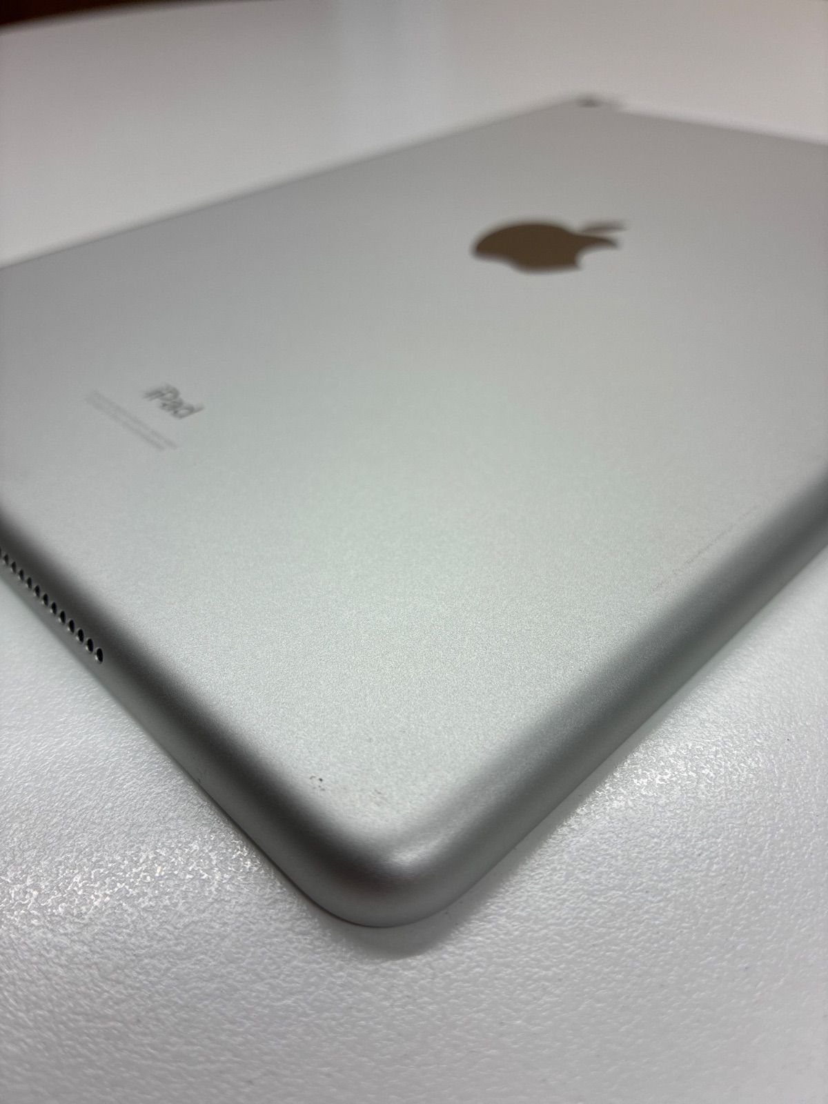 Apple iPad シルバー 本体美品傷凹み無し 美品 iPad本体 Apple 目立った傷なし - メルカリ