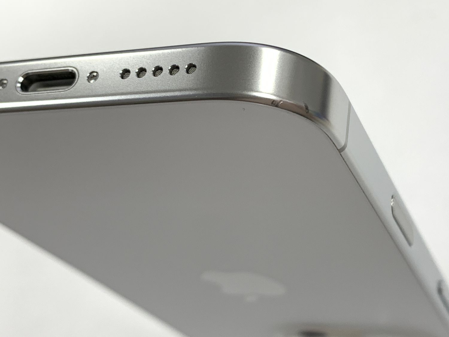 電池100% iPhone16 Pro 256GB ホワイトチタニウム SIMフリー 公式