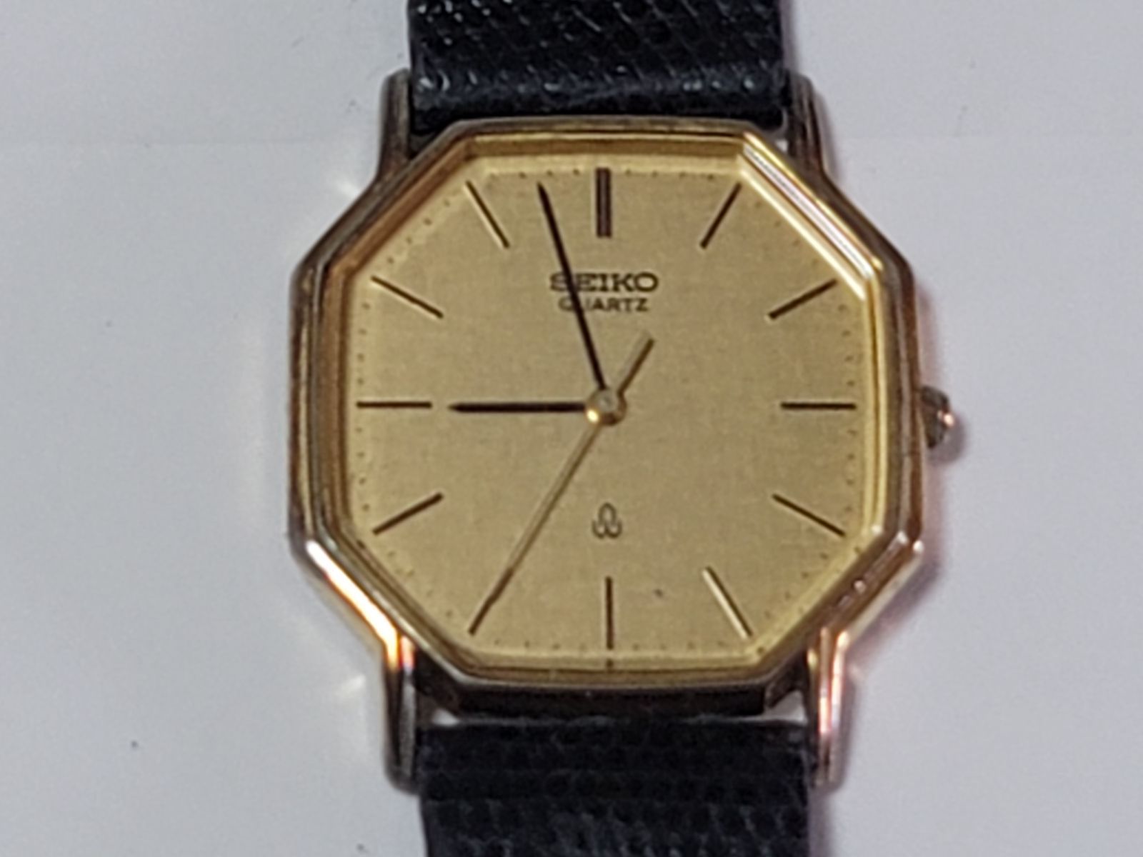 [Junk] Seiko Chariot Quartz Octagon Octagon Octagon Case Real Estate Item Men's Women's 6030-5590 Vintage Gold Silk Dial 1982 Antique Retro Watch