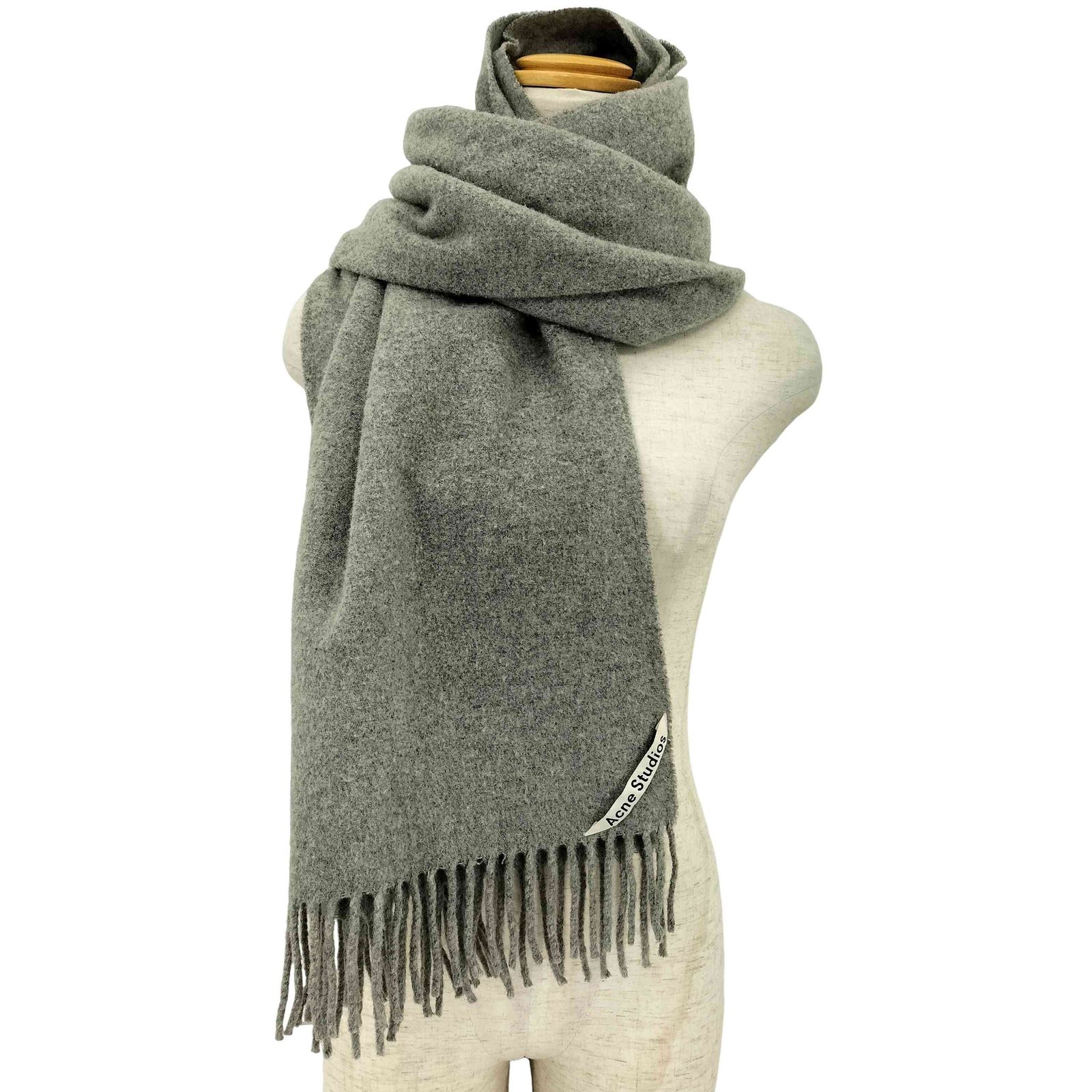 Acne Studios グレーウールマフラー 200 x 70 cmアクネ アクネストゥディオズ ACNE STUDIOS イタリア製 大判ウールマフラー