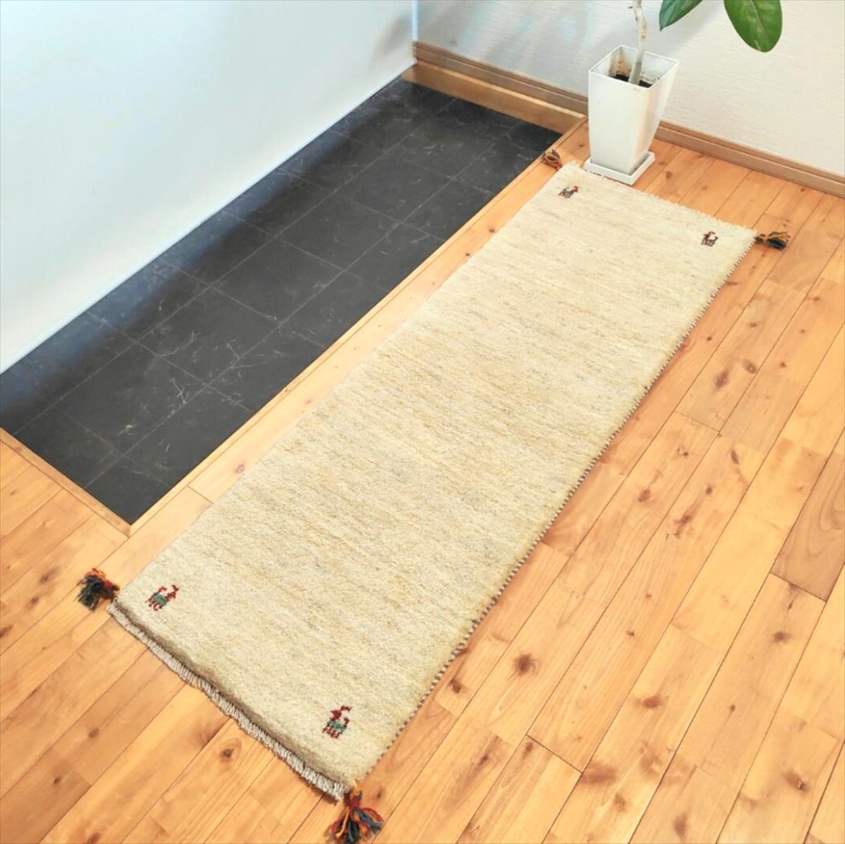 ハンドメイド　ペルシャ　ギャッベ ランナー中　150x50㎝　アイボリー　RJ13209