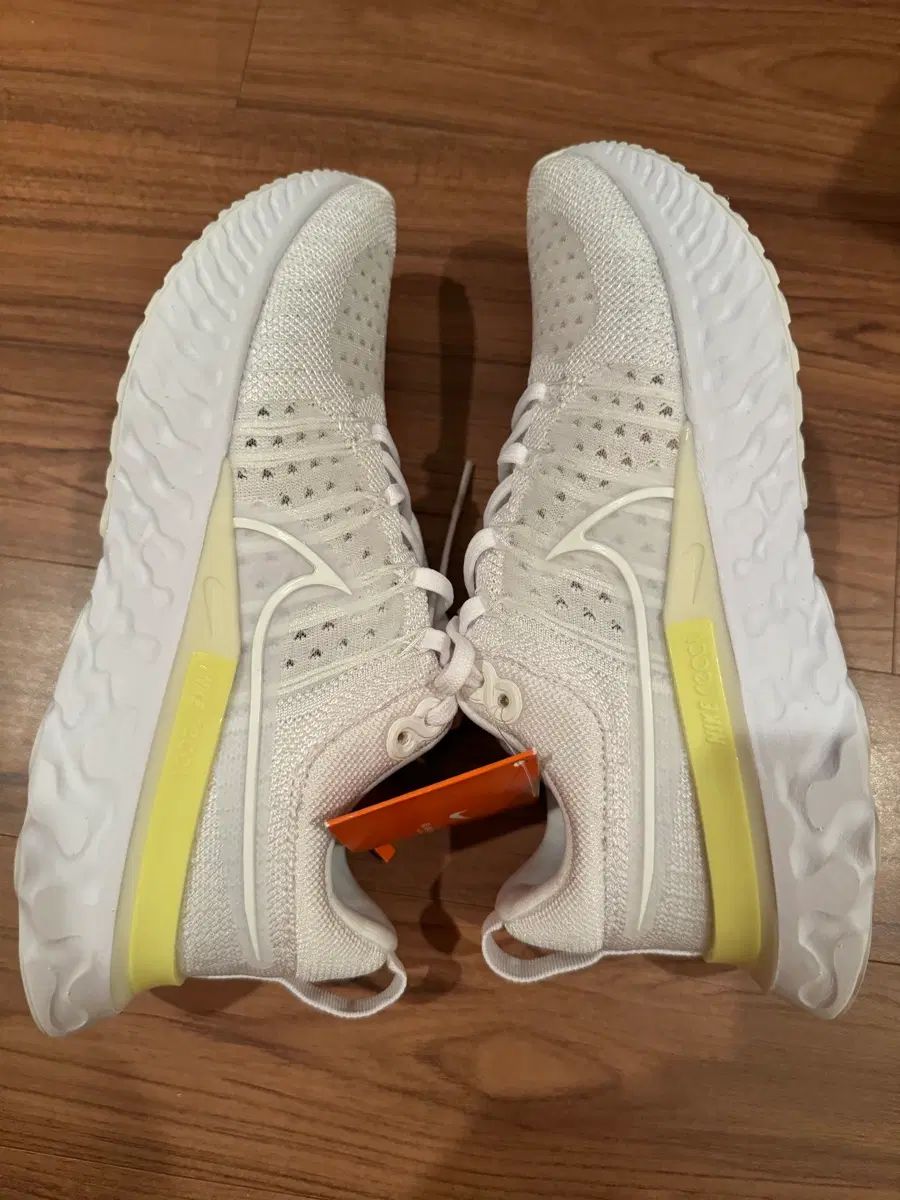 新品) NIKE リアクト インフィニティ ラン 235 (スニーカー ランニングシューズ)
