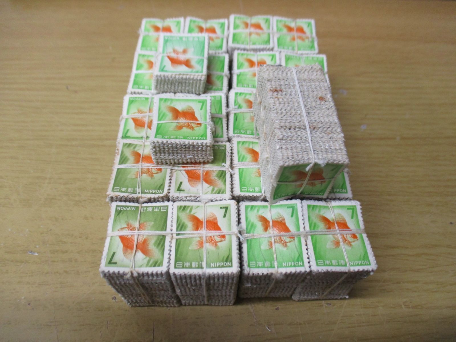 C255 普通切手 7円金魚切手使用済 10,700枚　未選別