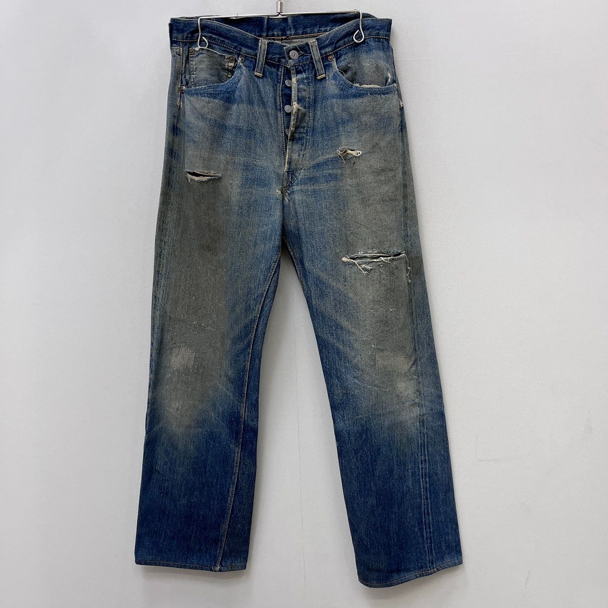 【加古川店】 中古 Levi's | リーバイス デニムパンツ LOT:501XX 52-53　革ﾊﾟｯﾁ、両面タブ、隠しﾘﾍﾞｯﾄ ブルー 【107】 108,900円