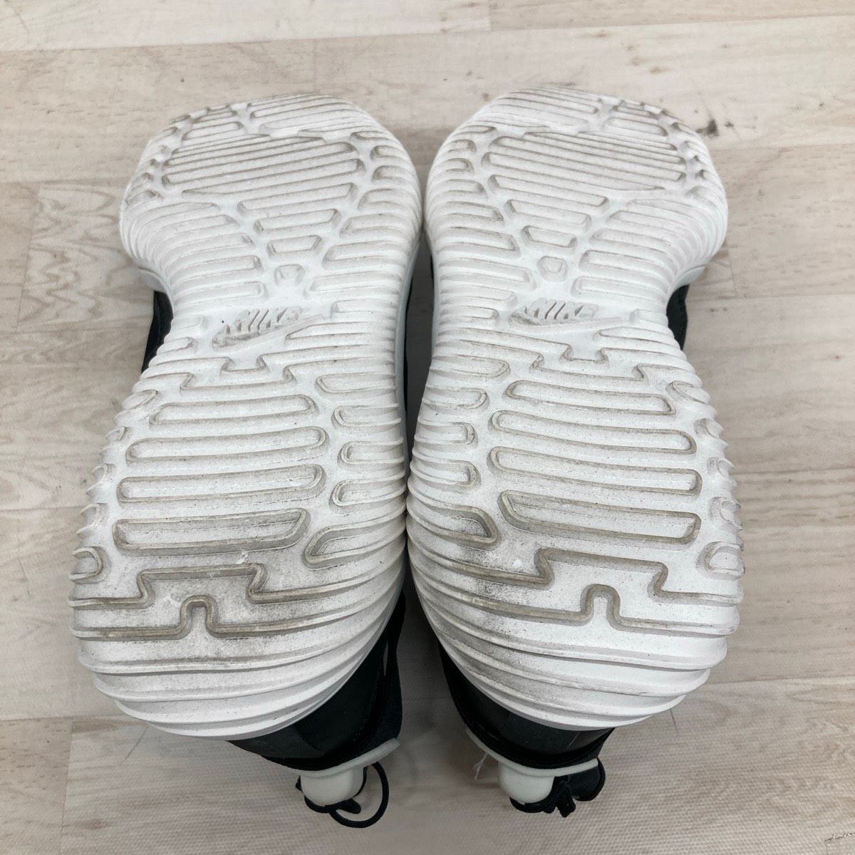 https://assets.mercari-shops-static.com/-/large/plain/2JVTewv8pRdcr9dcRPtxQw.jpg@jpg