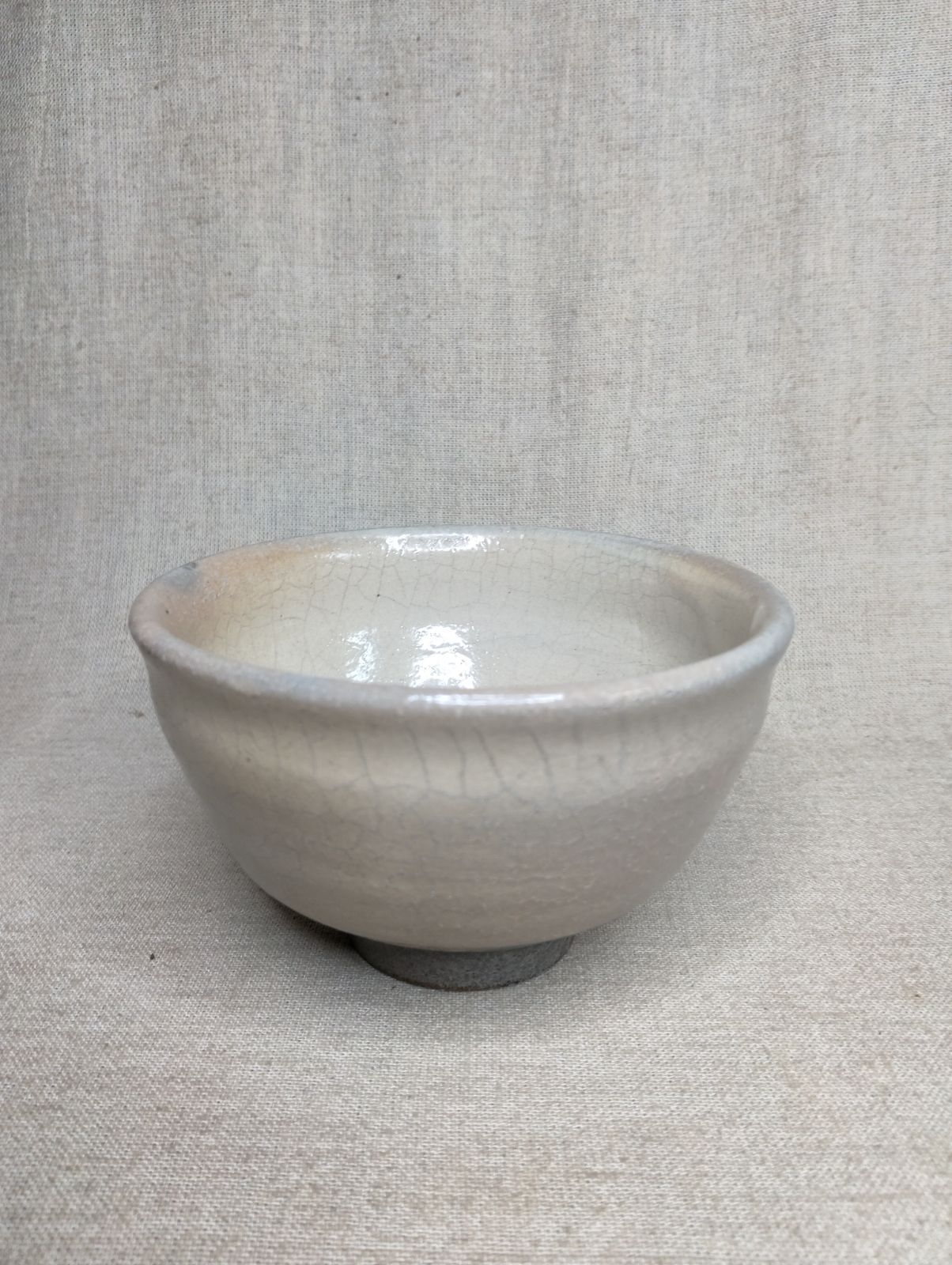 【公式】唐津焼山茶窯　4連房式登窯本焼　粉引抹茶碗　紅色窯変　貫入紋様